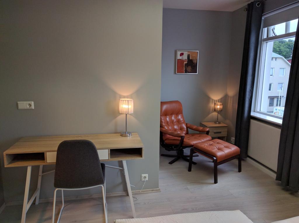 Town Square Guesthouse アークレイリ エクステリア 写真