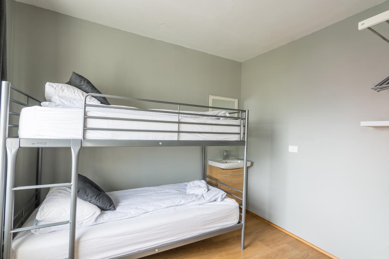 Town Square Guesthouse アークレイリ エクステリア 写真
